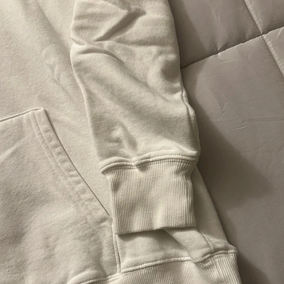 The North Face White Hoodie - Picture 4 of 9